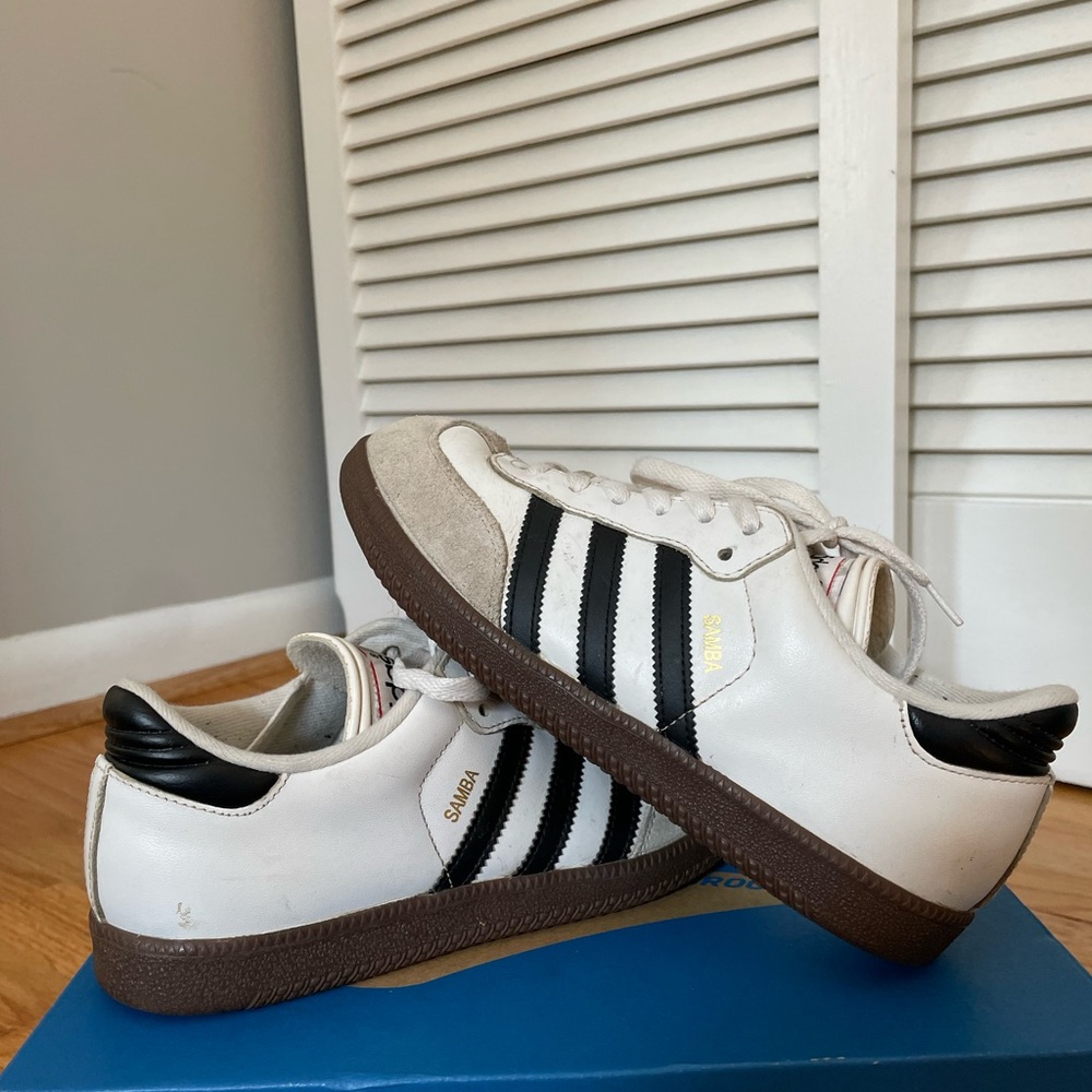White Adidas Sambas